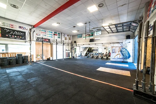 Photo de la Box vide espace W.O.D, la ou une séance de CrossFit en groupe se fait